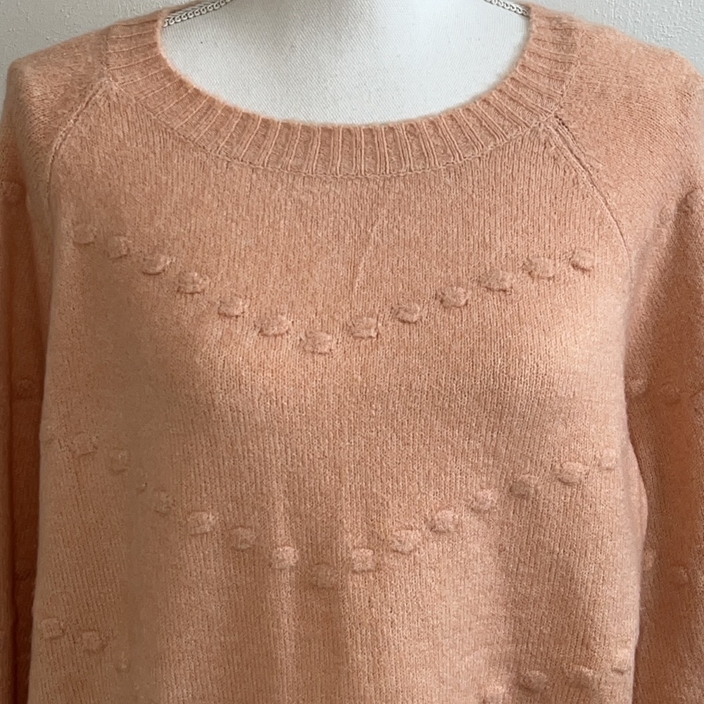 MAGNOLIA Sweater - Picture 2 of 10